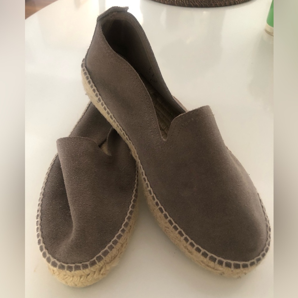 Manebi Espadrille in Taupe Suede. Sz 9. Very good condition